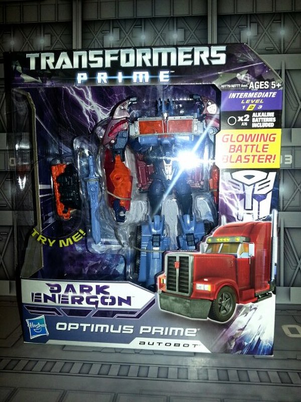 Transformers Prime Dark Energon Optimus Prime Out Of The Box Images  (7 of 11)